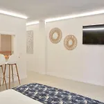 Apartment By The Sea *