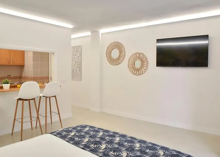 Apartment By The Sea *