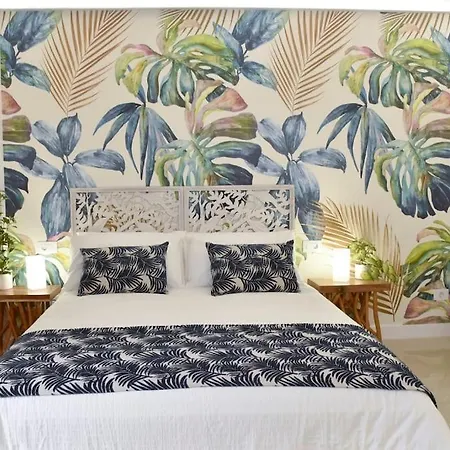 By The Sea プエルト・デ・ラ・クルス